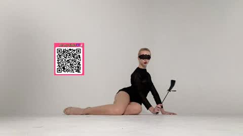 Snapshot of naked_psychologist chatting on 02/21/25, 08:05 Asy no face  online show from 02/21/25, 08:05