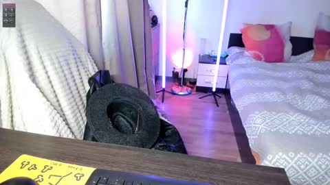 Snapshot of naked_psychologist chatting on 03/09/25, 01:37 Asy no face  online show from 03/09/25, 01:37