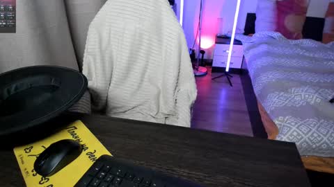 Snapshot of naked_psychologist chatting on 03/12/25, 04:46 Asy no face  online show from 03/12/25, 04:46