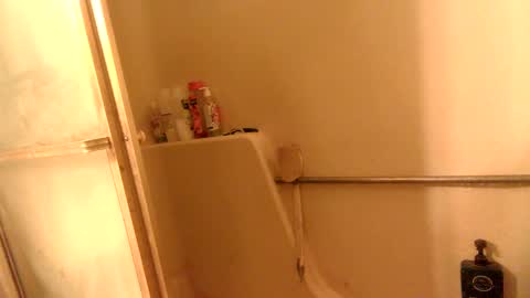 Snapshot of nakednate1780 chatting on 02/26/25, 08:00 nakednate1780 online show from 02/26/25, 08:00