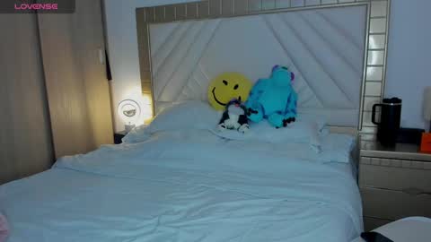 Snapshot of nalah_gomez_ chatting on 01/21/25, 09:36 Nalah online show from 01/21/25, 09:36