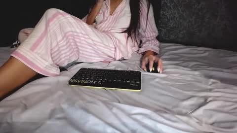 Snapshot of name666999 chatting on 11/08/25, 03:45 Lady online show from 11/08/25, 03:45