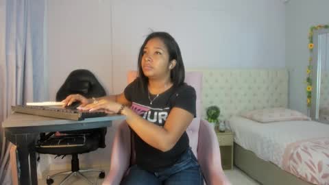 nami_sam online show from 12/05/24, 12:33