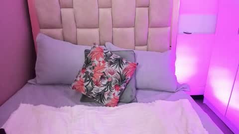 Snapshot of nana__s chatting on 12/18/25, 03:12 Nana online show from 12/18/25, 03:12