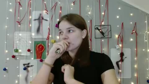 Nana online show from 11/10/25, 08:13