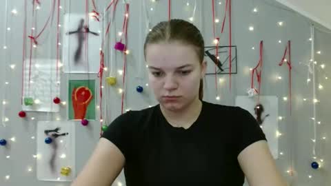 Nana online show from 11/26/25, 09:10