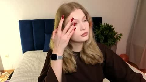 Maeve online show from 11/17/25, 02:34