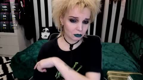 Snapshot of nancyaddams chatting on 11/05/25, 11:27 Nancy online show from 11/05/25, 11:27