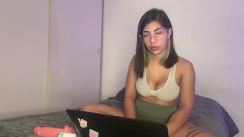 Snapshot of nancybaby67 chatting on 05/03/26, 12:33 nancy online show from 05/03/26, 12:33
