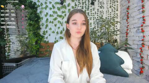 Luna online show from 02/08/25, 11:55