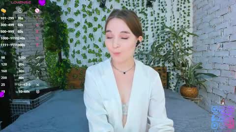 Luna online show from 03/03/25, 09:11