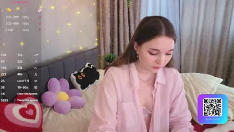 Luna online show from 05/03/26, 05:13