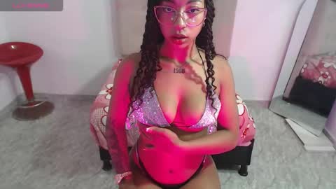 Laura rios online show from 12/18/25, 08:15