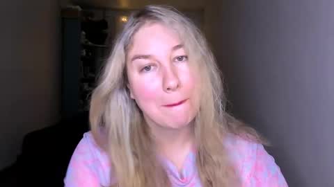 Nancy online show from 04/25/26, 06:49