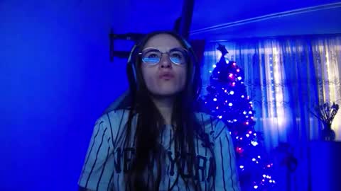 Snapshot of nanna_yoshi chatting on 12/17/24, 12:12 nanna yoshi online show from 12/17/24, 12:12