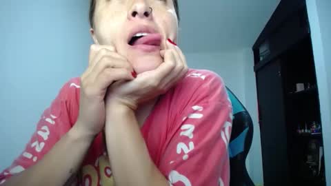 Snapshot of nanna_yoshi chatting on 03/05/25, 05:40 nanna yoshi online show from 03/05/25, 05:40