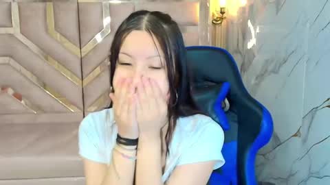 Snapshot of nanncy_r_ chatting on 09/14/25, 12:37 Nancy online show from 09/14/25, 12:37