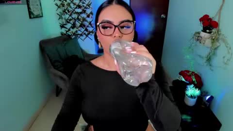 naomi_aniston online show from 06/09/26, 02:06