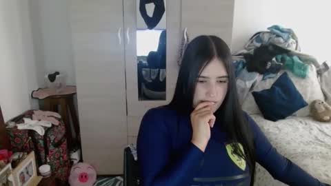 naomi_d online show from 05/01/26, 10:03