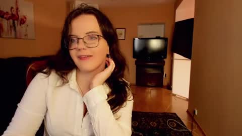 Snapshot of naomi_di chatting on 07/20/26, 05:04 naomi_di online show from 07/20/26, 05:04