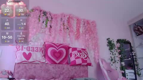 naomi_femme online show from 06/25/26, 11:48