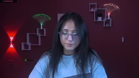 naomi_fox__ online show from 05/02/26, 08:03