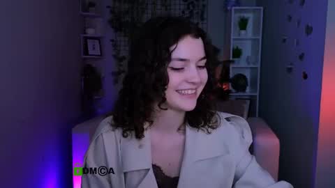 Snapshot of naomi_perl chatting on 06/17/26, 12:40 Naomi online show from 06/17/26, 12:40