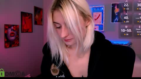 Snapshot of naomi_pratt chatting on 01/15/26, 08:56 Naomi online show from 01/15/26, 08:56
