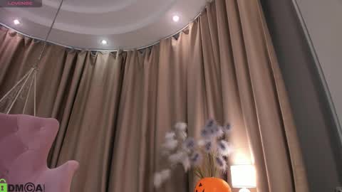 Naomi online show from 11/03/25, 01:51