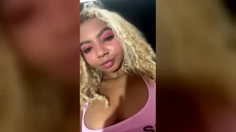 Snapshot of naomi_rider77 chatting on 03/15/26, 06:19 mara Jos online show from 03/15/26, 06:19