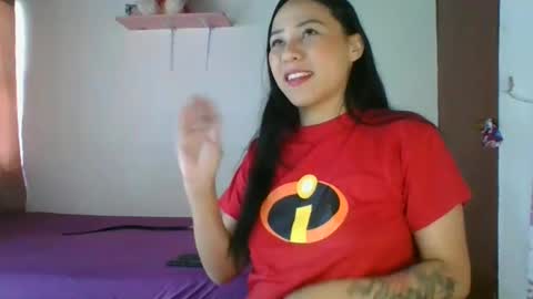 Snapshot of naomi_sweet420 chatting on 12/21/24, 08:54 Mia online show from 12/21/24, 08:54