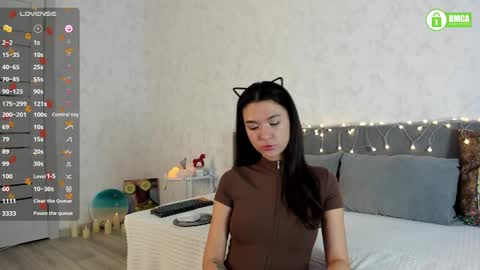 Naomi online show from 11/06/25, 01:56