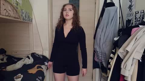 Snapshot of naomibarhydt chatting on 02/27/26, 08:25 Naomi online show from 02/27/26, 08:25