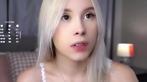 Snapshot of naomibry chatting on 01/14/26, 12:11 Angel online show from 01/14/26, 12:11