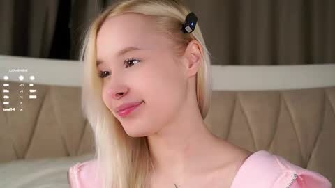 Snapshot of naomibry chatting on 02/02/26, 01:21 Angel online show from 02/02/26, 01:21