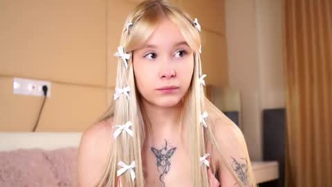 Snapshot of naomibry chatting on 02/27/26, 04:56 Angel online show from 02/27/26, 04:56