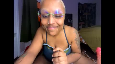 Snapshot of naomigiirl6 chatting on 12/11/24, 06:20 Naomigiirl6 online show from 12/11/24, 06:20