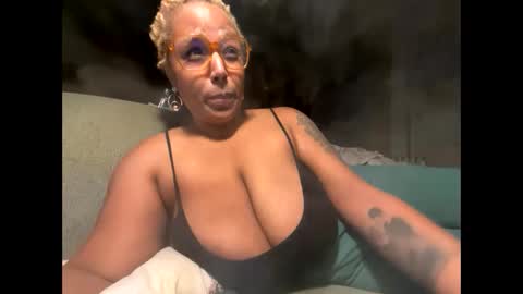 Snapshot of naomigiirl6 chatting on 01/28/25, 10:23 Naomigiirl6 online show from 01/28/25, 10:23