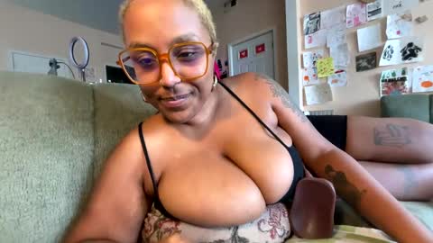 Snapshot of naomigiirl6 chatting on 02/07/25, 06:34 Naomigiirl6 online show from 02/07/25, 06:34