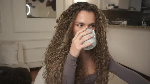 Snapshot of naomigomezz chatting on 04/08/26, 02:55 Naomi online show from 04/08/26, 02:55