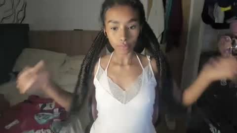 Naomii online show from 01/30/25, 02:06