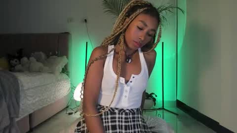 Naomii online show from 09/14/25, 12:43