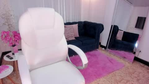 Naomi Campbell online show from 03/05/25, 03:07