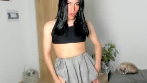 Naomi Moore online show from 06/11/26, 08:07