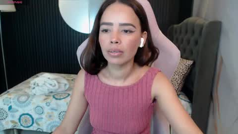 Snapshot of naomis_36 chatting on 05/06/26, 02:22 Naomis online show from 05/06/26, 02:22