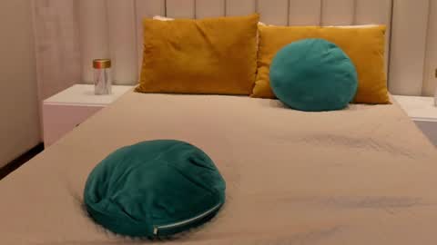 Naomi online show from 01/15/25, 03:29