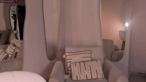 Naomi online show from 09/22/25, 12:29