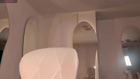 Naomi online show from 09/23/25, 01:03