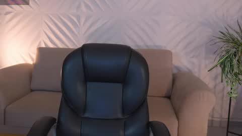Naomi online show from 05/05/26, 12:24