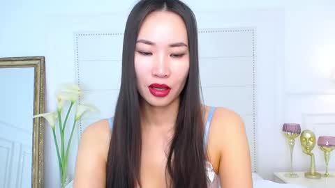 Naomi online show from 12/24/24, 02:21